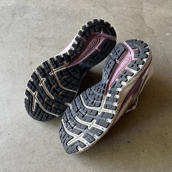 Brooks Adrenaline GTS 18 Lightweight Performance Running Sneakers 9.5 Womens - Picture 5 of 6
